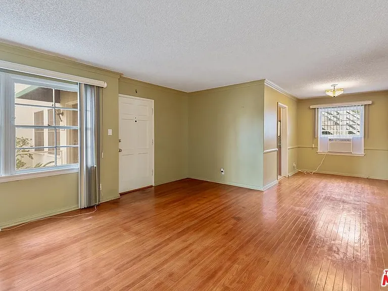 4137 Perlita Ave #B — Photo 8