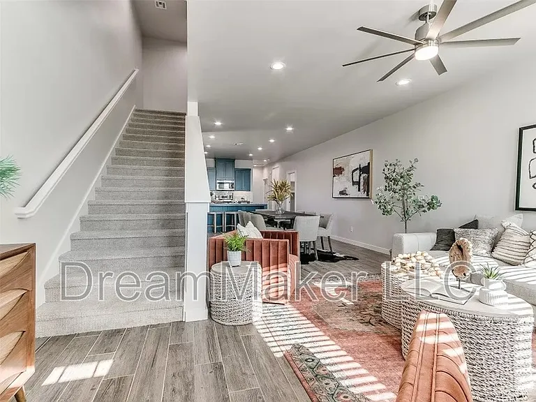 2807 Clifton Ter — Photo 39