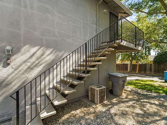 2nd image of 122 Del Rio Court #4