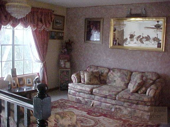 2nd image of 904 S Chelo Dr