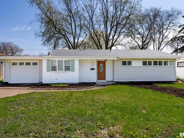 2707 Washington St, Davenport, IA 52804
