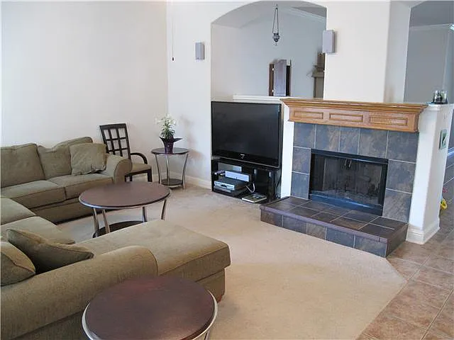 15209 Interlachen Dr — Photo 8
