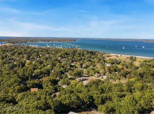 19 Downer Pl, Sag Harbor, NY 11963