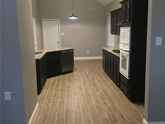 4th image of 3101 Candide Ln