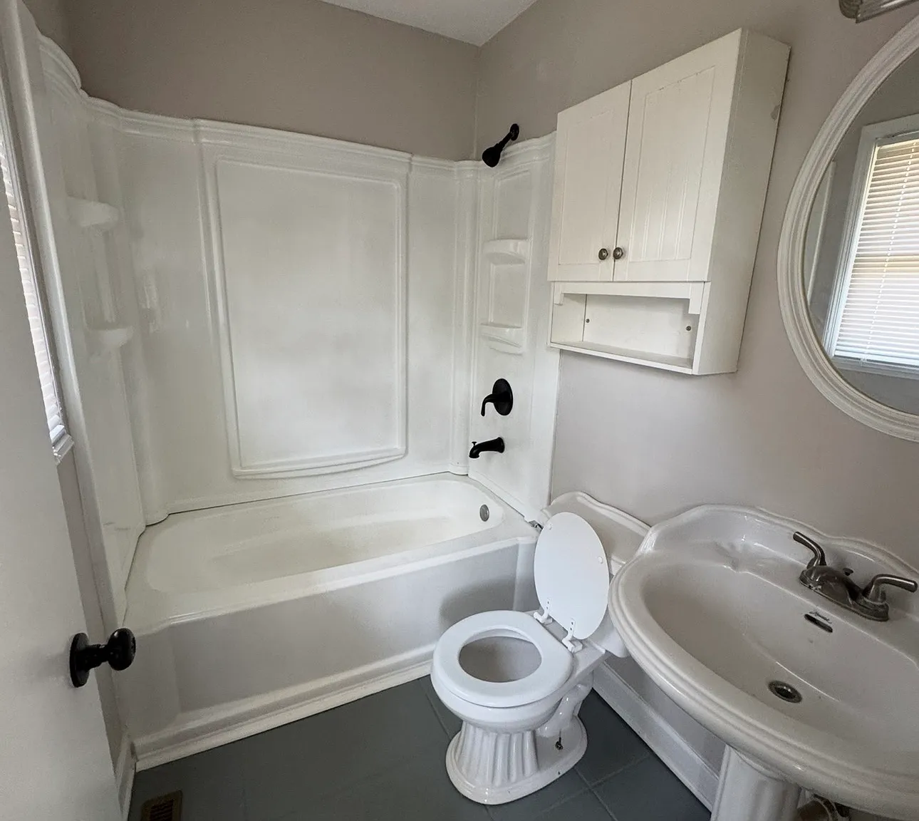 4 bed, $1,500 — Photo 2