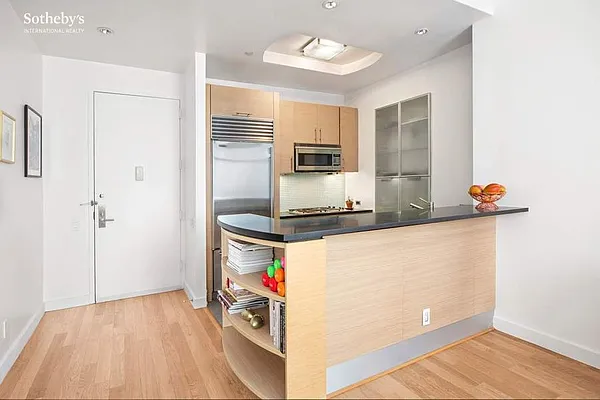 Rented by Sotheby's International Realty | media 9