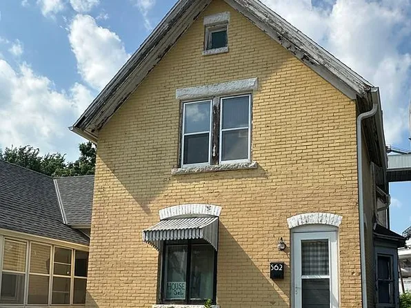 562 W 4th St, Winona, MN 55987