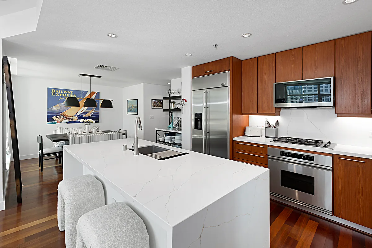 1 bed, 1.5 bath, 821 sqft, $4,300 — Photo 3