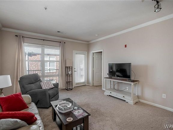 3rd image of 600 13th St Unit 525