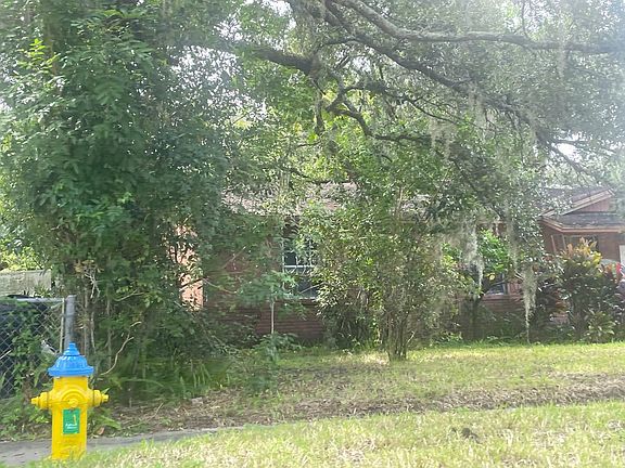 2nd image of 4415 Dolphin Dr