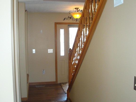 4th image of 7676 Eagle Creek Dr