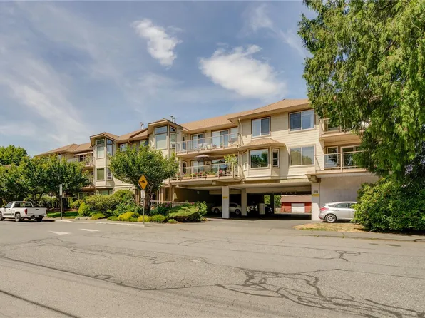 245 1st St #207, Duncan, BC V9L 1R3