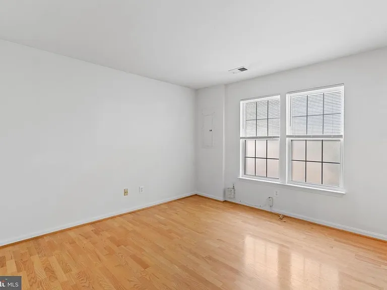 3508 Clay Creek Ct — Photo 6
