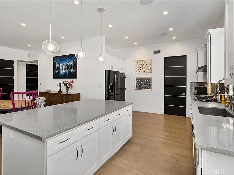 5541 Matilija Ave — Photo 10