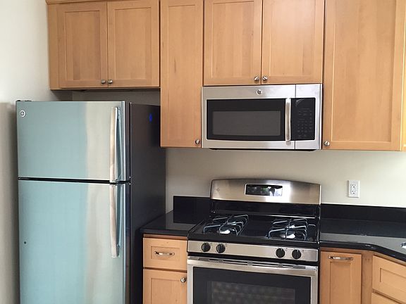4th image of 1948 McAllister St #3