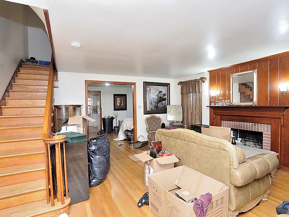 4th image of 956 Mulberry Ave