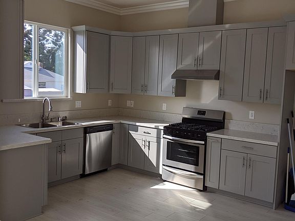 4th image of 12303 Cantara St
