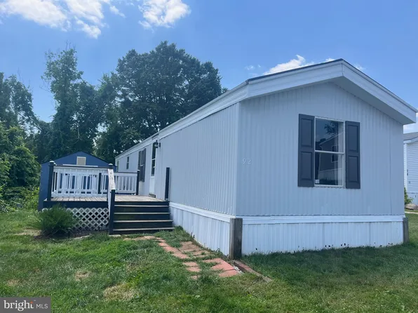 92 Erica Cir, Honey Brook, PA 19344