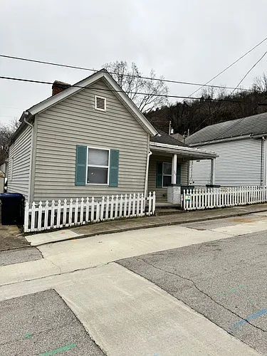 704 Chinn Ave Photo 1