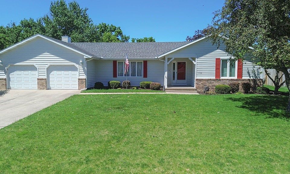 1st image of 3132 Golf Cir