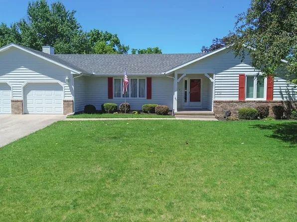 3132 Golf Cir, Danville, IL 61832