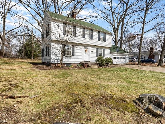 3rd image of 1320 Leecrest St NW