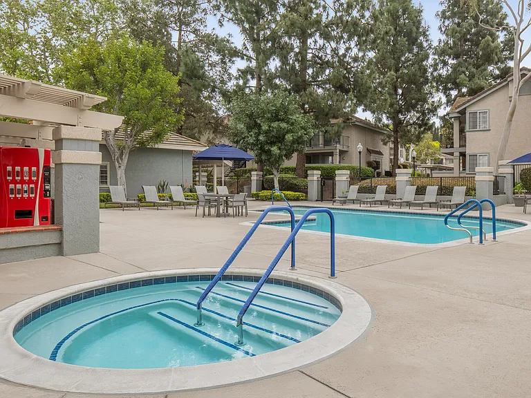 Green Valley Apartments — Photo 16