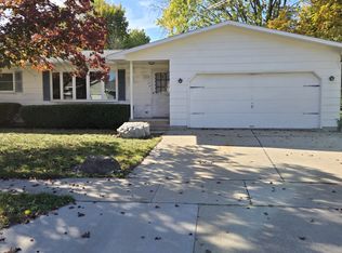 1225 Camden Ln, Oshkosh, WI 54904