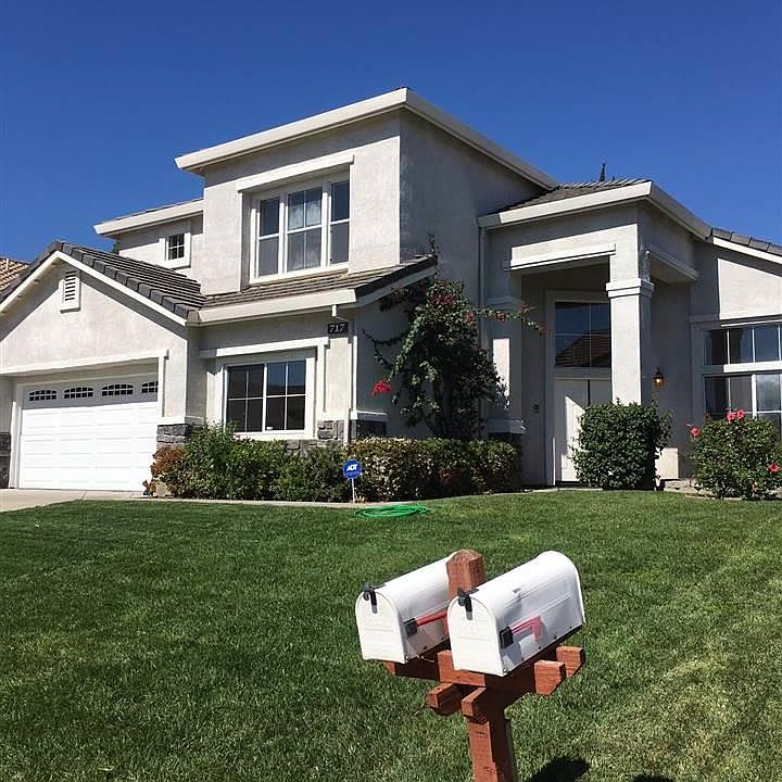 1st image of 717 Black Oak Way