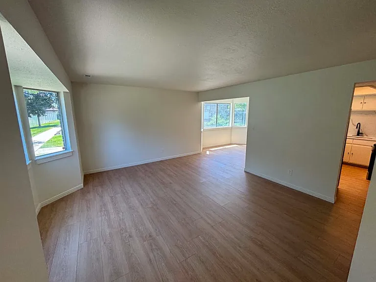 3913 W Rockwood Way #E — Photo 8
