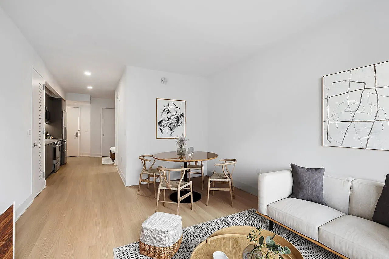 662 Pacific St — Photo 3
