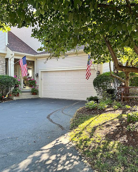 Welcome to 221 Berkshire Dr.