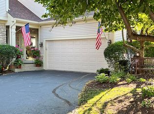 221 Berkshire Dr, Lake Villa, IL 60046