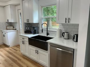 908 Bassett Rd, Westlake, OH 44145