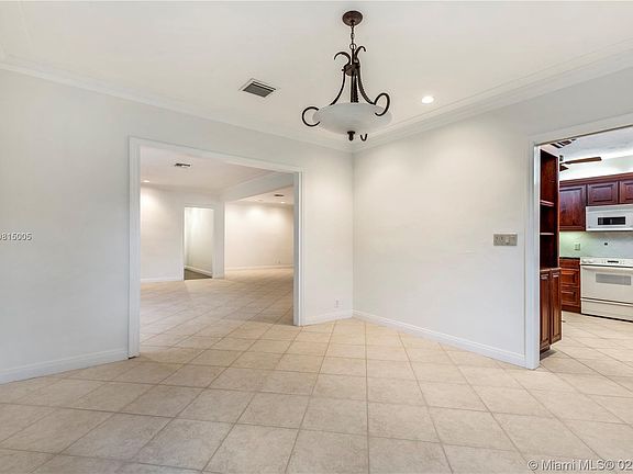 4th image of 4700 San Amaro Dr