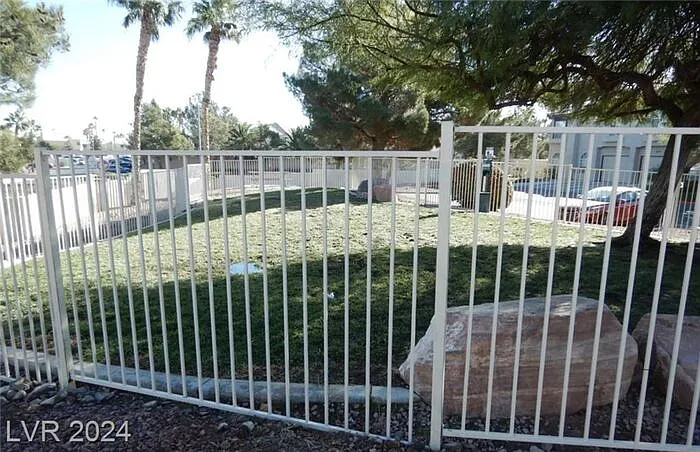 2605 Glen Green Ave — Photo 31