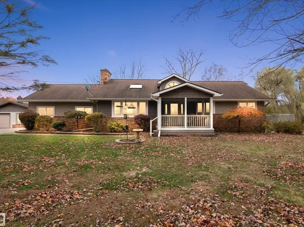 9800 Coon Hill Rd, Munith, MI 49259