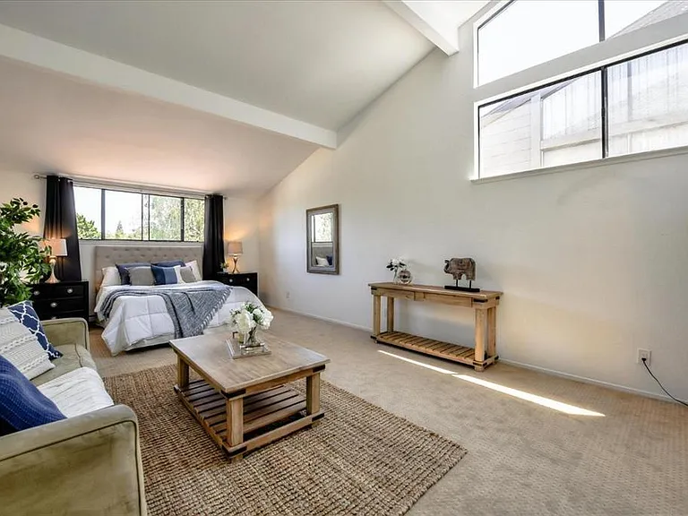 2040 W Middlefield Rd #10 — Photo 15