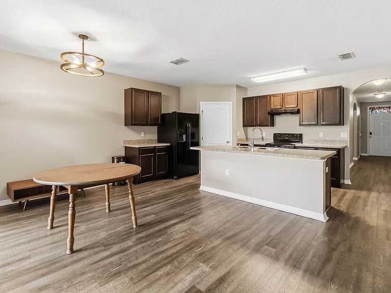 2318 Sequoia Way — Photo 8
