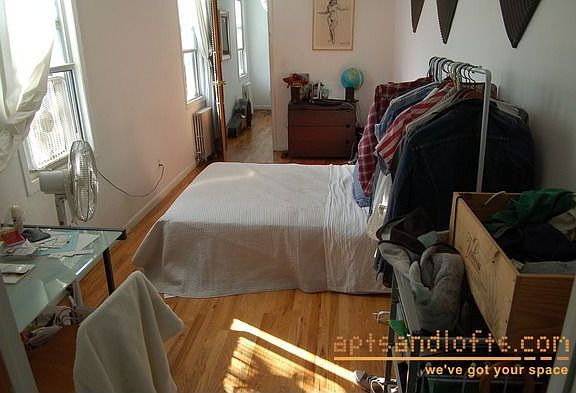 3rd image of 108 Bedford Ave APT 4R