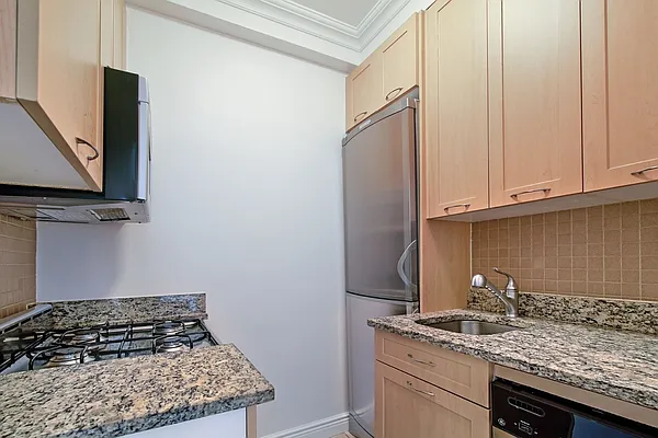 Rented by Stonehenge NYC LLC | media 3