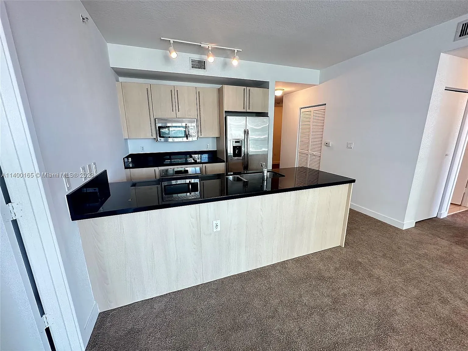 2 bed, 1106 sqft, $3,400 — Photo 4