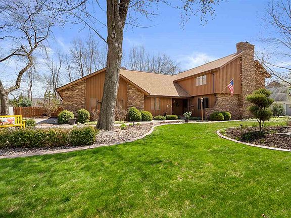 2nd image of 2426 Forest Manor Ct