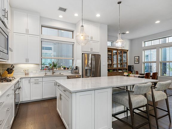 3rd image of 779 Spanish Oaks Pl