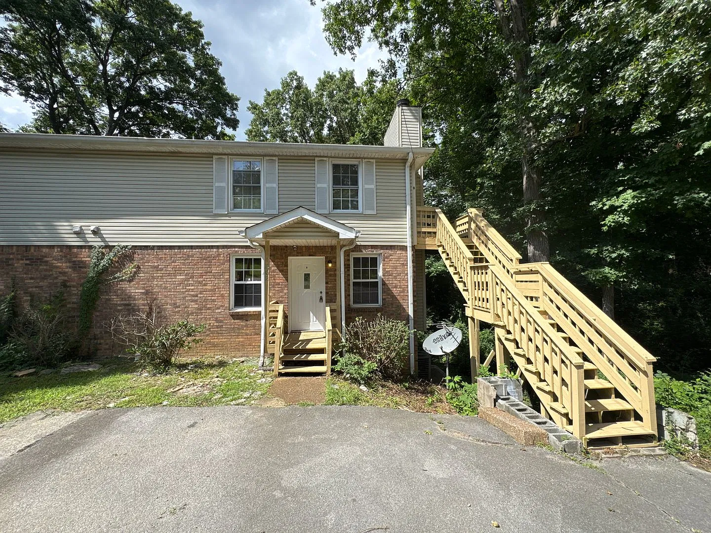 For Rent: 2 Bedroom | 1 Bath Duplex in South Nashville — Photo 1