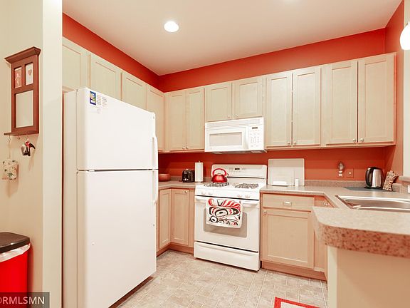 4th image of 2900 11th Ave S Unit 310