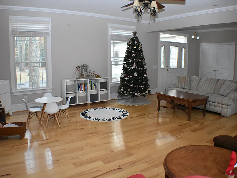 2473 Canterbury Rd — Photo 5
