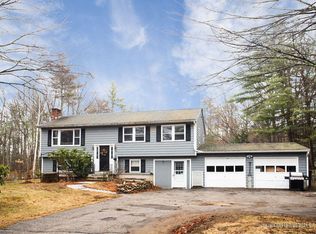 176 Mountain Rd, Cape Neddick, ME 03902