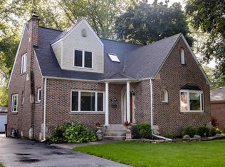 37 S Linden Ave, Palatine, IL 60074