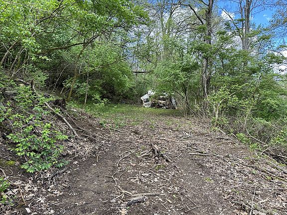4th image of 7030 River Rd
